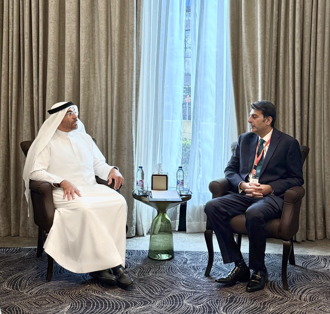 Ahmed bin Ali Al Sayegh leads UAE delegation at 8th Session of OIC Health Ministers in Jordan