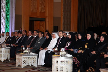 1344 وزارة الصحة و شركة سانوفي توقعان مبادرة التكامل لتحسين مهارات وكفاءة و أداء الصيادلة .jpg�